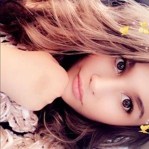 Meet your Posher, Maya